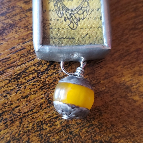 Jewel Kade initial "R" Charm - Picture 5 of 5